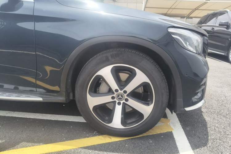 Used Mercedes-Benz GLC 2019 Facelift GLC 260 L 4MATIC Luxury Model Right Front Wheel Hub