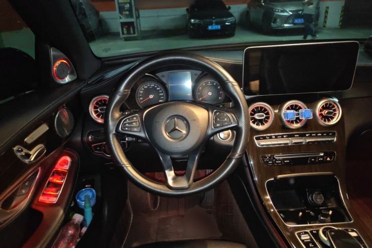 Used Mercedes-Benz GLC 2019 GLC 260 L 4MATIC Dynamic Model Steering Wheel