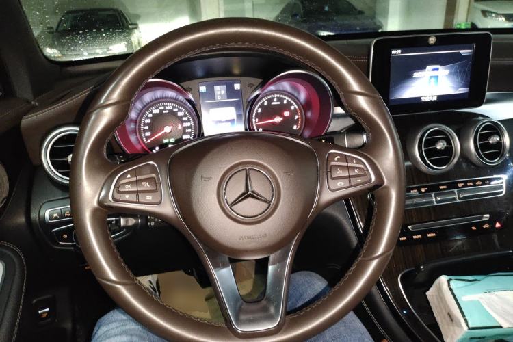 Used Mercedes-Benz GLC 2019 Facelift GLC 260 L 4MATIC Luxury Model Steering Wheel
