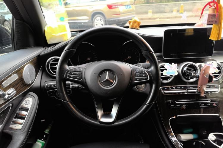 Used Mercedes-Benz GLC 2019 Facelift GLC 260 L 4MATIC Luxury Model Steering Wheel