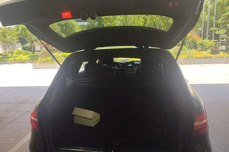 Used Mercedes-Benz GLC 2019 GLC 260 L 4MATIC Dynamic Model Trunk