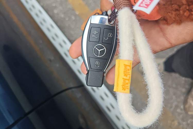 Used Mercedes-Benz GLC 2019 GLC 260 L 4MATIC Dynamic Model Vehicle Key