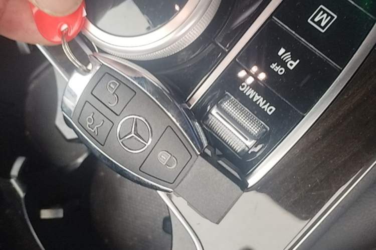 Used Mercedes-Benz GLC 2019 GLC 260 L 4MATIC Dynamic Model Vehicle Key