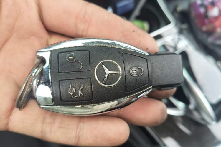 Used Mercedes-Benz GLC 2019 Facelift GLC 260 L 4MATIC Luxury Model Vehicle Key