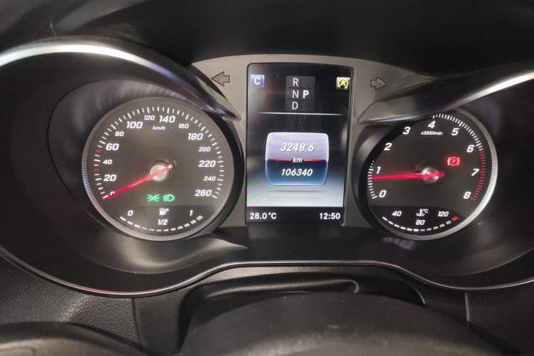 Used Mercedes-Benz GLC 2019 GLC 260 L 4MATIC Luxury Model Instrument Cluster