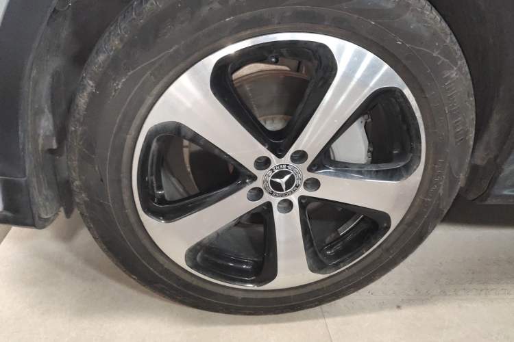 Used Mercedes-Benz GLC 2019 GLC 260 L 4MATIC Luxury Model Left Front Wheel Hub