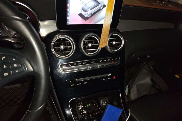 Used Mercedes-Benz GLC 2019 GLC 200 L 4MATIC Audio And AC Panel