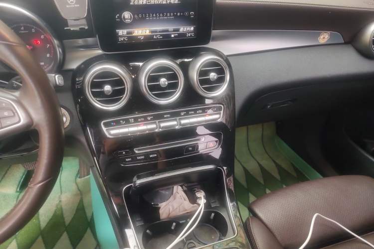 Used Mercedes-Benz GLC 2019 GLC 260 L 4MATIC Dynamic Model Audio And AC Panel