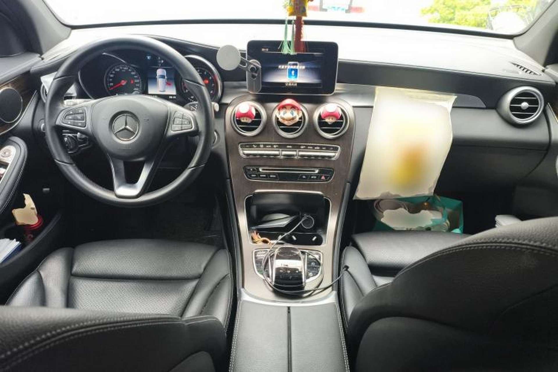 Used Mercedes-Benz GLC 2019 Facelift GLC 260 L 4MATIC Luxury Model Center Console