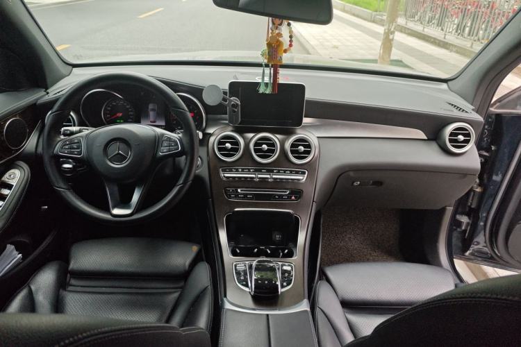 Used Mercedes-Benz GLC 2019 GLC 260 L 4MATIC Luxury Model Center Console