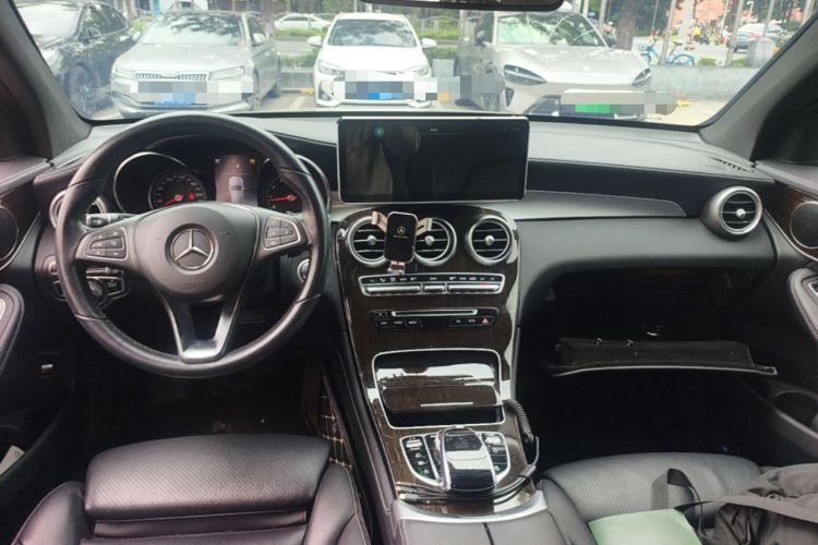 Used Mercedes-Benz GLC 2019 GLC 260 L 4MATIC Dynamic Model Center Console