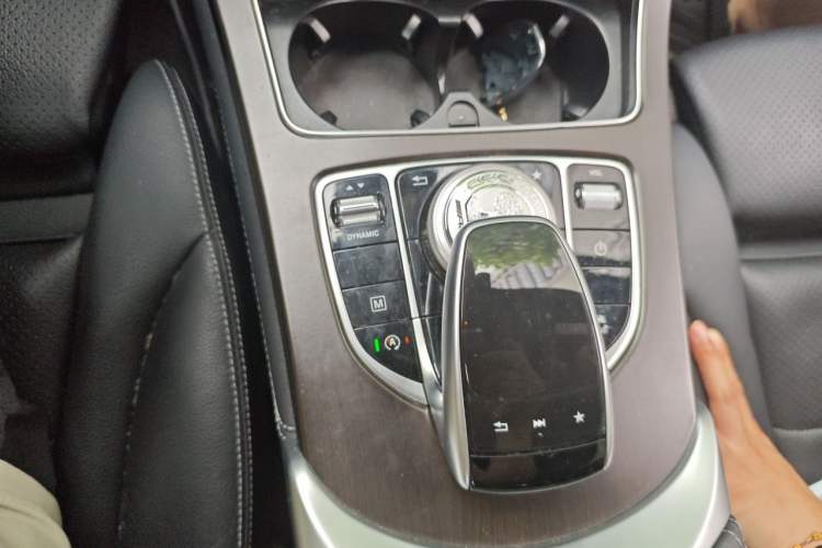Used Mercedes-Benz GLC 2019 GLC 260 L 4MATIC Luxury Model Gear Lever