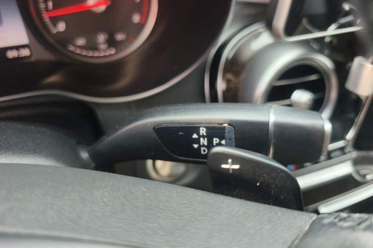 Used Mercedes-Benz GLC 2019 GLC 260 L 4MATIC Dynamic Model Gear Lever