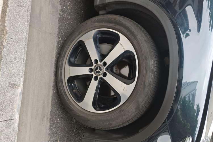 Used Mercedes-Benz GLC 2019 GLC 260 L 4MATIC Luxury Model Right Front Wheel Hub