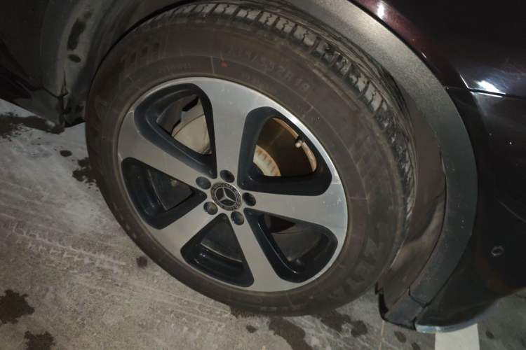 Used Mercedes-Benz GLC 2019 Facelift GLC 260 L 4MATIC Luxury Model Right Front Wheel Hub