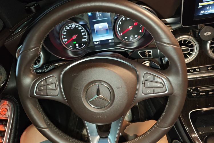 Used Mercedes-Benz GLC 2019 Facelift GLC 260 L 4MATIC Luxury Model Steering Wheel