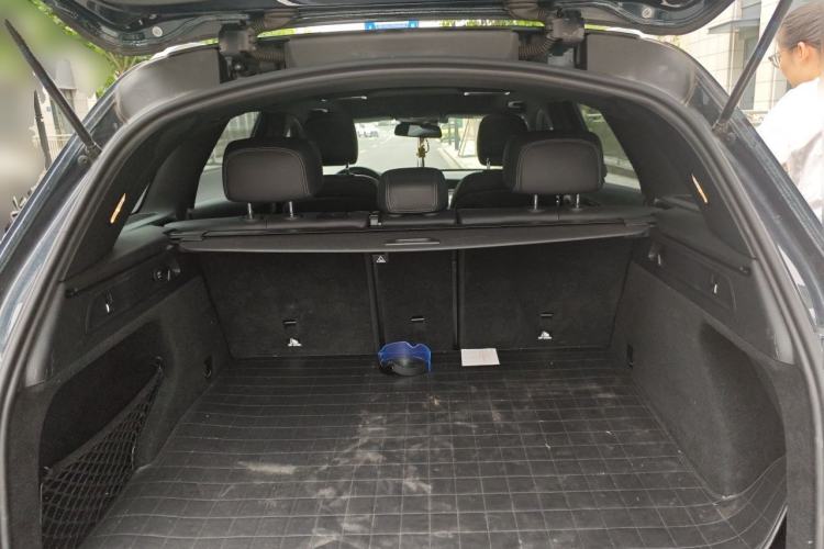 Used Mercedes-Benz GLC 2019 GLC 260 L 4MATIC Luxury Model Trunk