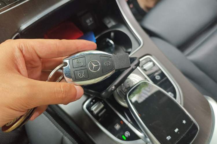 Used Mercedes-Benz GLC 2019 GLC 260 L 4MATIC Luxury Model Vehicle Key