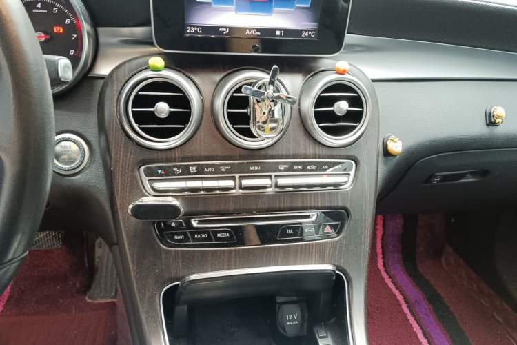 Used Mercedes-Benz GLC 2019 GLC 260 4MATIC Luxury Model Audio And AC Panel