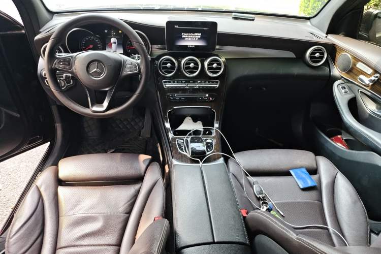 Used Mercedes-Benz GLC 2019 GLC 260 L 4MATIC Dynamic Model Center Console