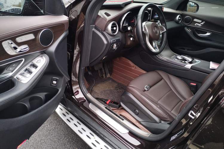 Used Mercedes-Benz GLC 2019 Facelift GLC 260 L 4MATIC Luxury Model Driver Seat