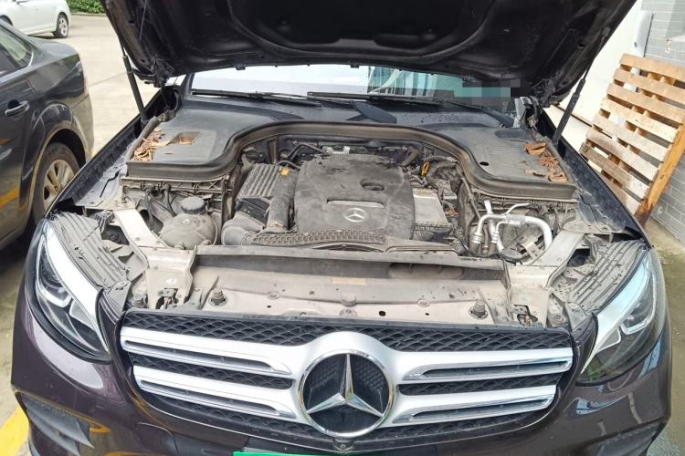Used Mercedes-Benz GLC 2019 GLC 260 4MATIC Luxury Model Engine Bay