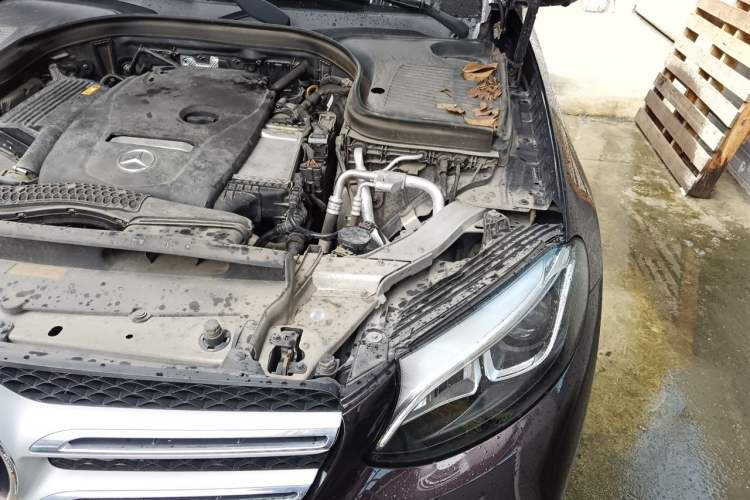 Used Mercedes-Benz GLC 2019 GLC 260 4MATIC Luxury Model Engine Bay Left