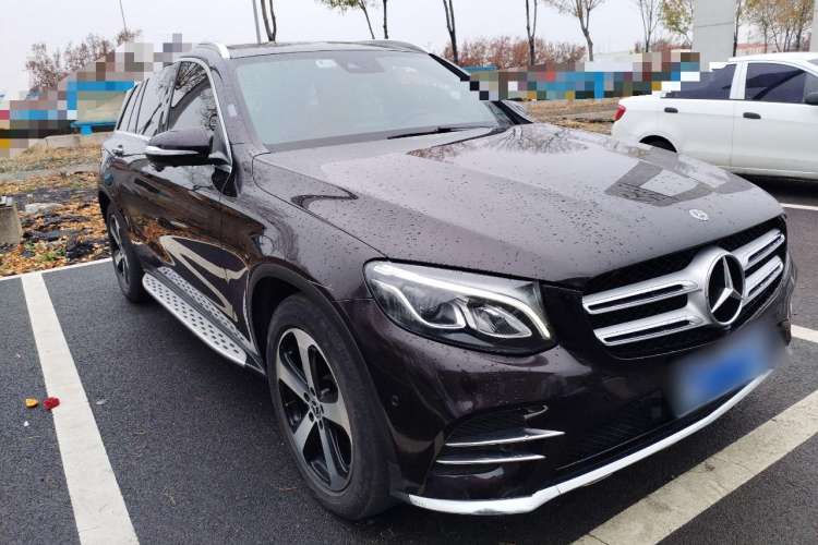 Used Mercedes-Benz GLC 2019 Facelift GLC 260 L 4MATIC Luxury Model Front Right 45 Deg