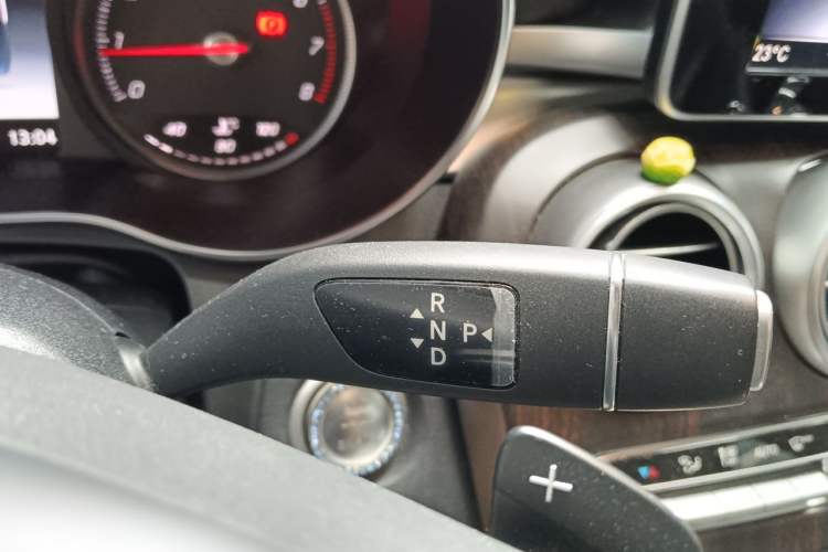 Used Mercedes-Benz GLC 2019 GLC 260 4MATIC Luxury Model Gear Lever