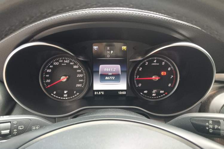 Used Mercedes-Benz GLC 2019 GLC 260 4MATIC Luxury Model Instrument Cluster