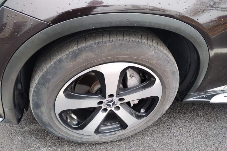 Used Mercedes-Benz GLC 2019 Facelift GLC 260 L 4MATIC Luxury Model Left Front Wheel Hub