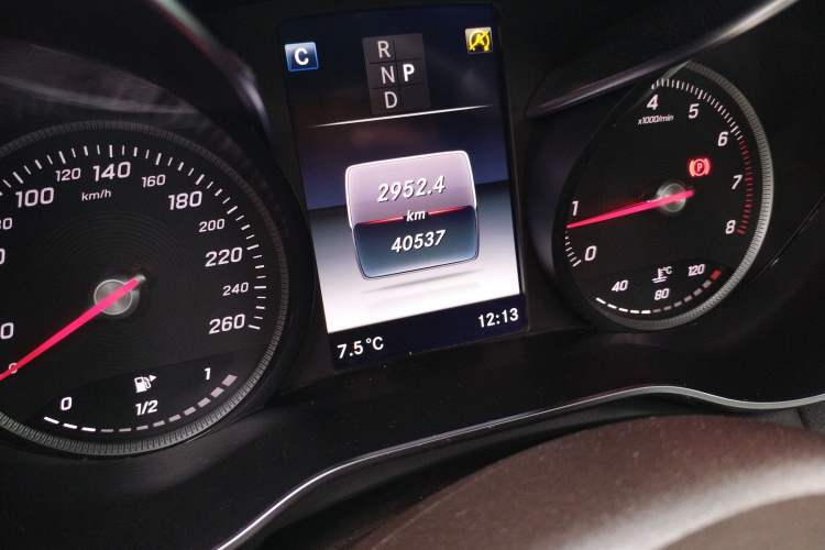 Used Mercedes-Benz GLC 2019 Facelift GLC 260 L 4MATIC Luxury Model Odometer Close Up