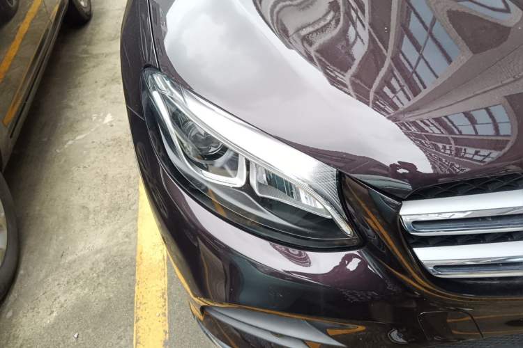Used Mercedes-Benz GLC 2019 GLC 260 4MATIC Luxury Model Right Front Headlight