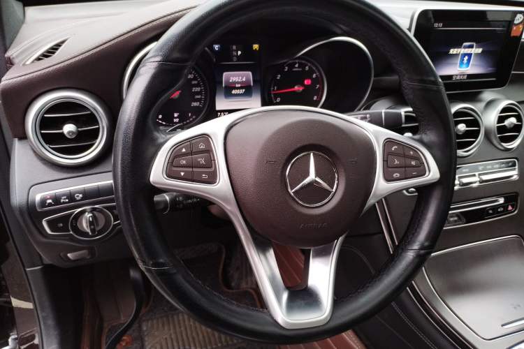 Used Mercedes-Benz GLC 2019 Facelift GLC 260 L 4MATIC Luxury Model Steering Wheel