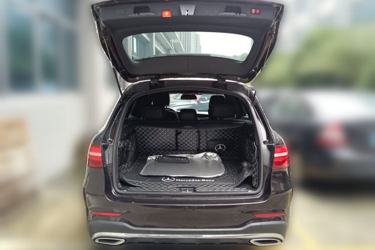 Used Mercedes-Benz GLC 2019 GLC 260 4MATIC Luxury Model Trunk