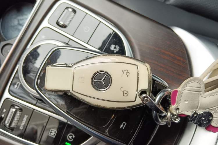 Used Mercedes-Benz GLC 2019 GLC 260 4MATIC Luxury Model Vehicle Key