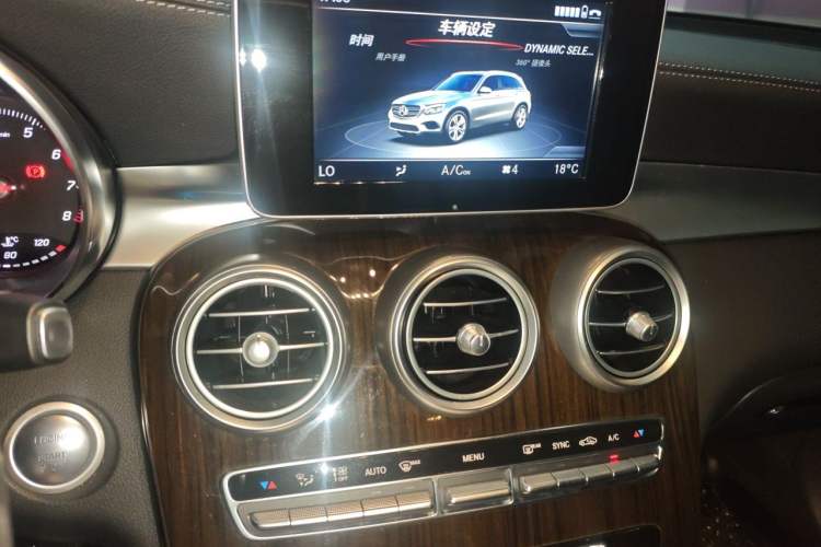 Used Mercedes-Benz GLC 2019 Facelift GLC 260 L 4MATIC Luxury Model Audio And AC Panel