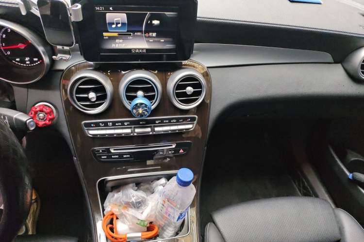 Used Mercedes-Benz GLC 2019 GLC 260 4MATIC Dynamic Edition Audio And AC Panel