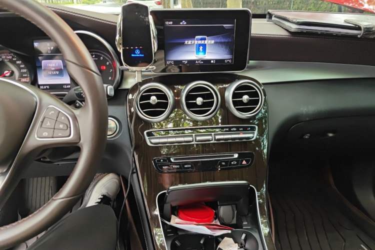 Used Mercedes-Benz GLC 2019 GLC 260 L 4MATIC Dynamic Model Audio And AC Panel