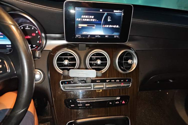 Used Mercedes-Benz GLC 2019 GLC 260 L 4MATIC Luxury Model Audio And AC Panel