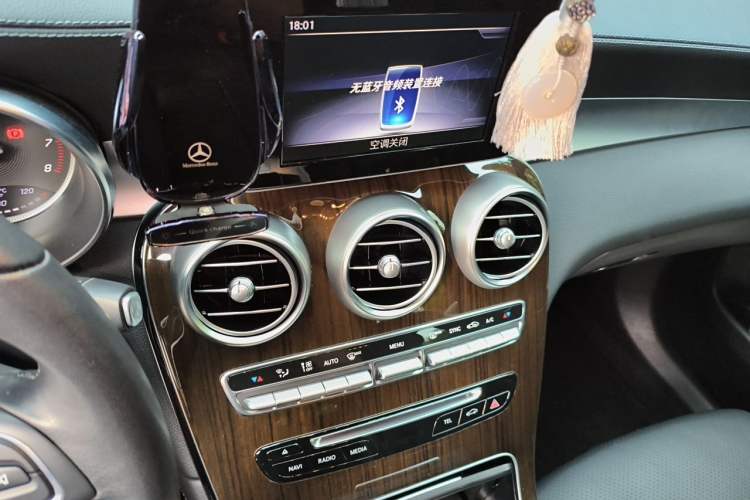 Used Mercedes-Benz GLC 2019 Facelift GLC 260 L 4MATIC Luxury Model Audio And AC Panel