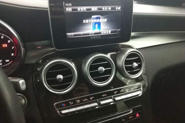Used Mercedes-Benz GLC 2019 GLC 260 L 4MATIC Luxury Model Audio And AC Panel