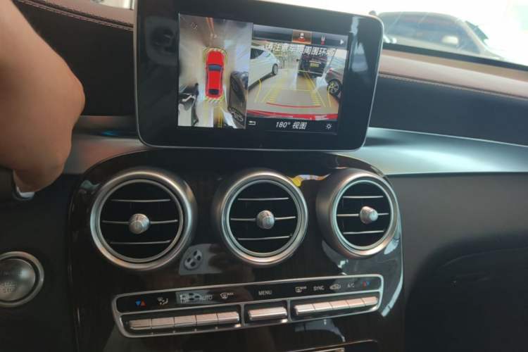 Used Mercedes-Benz GLC 2019 Facelift GLC 260 L 4MATIC Luxury Model Audio And AC Panel