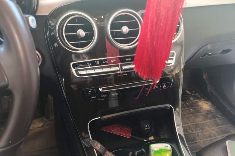 Used Mercedes-Benz GLC 2019 GLC 260 L 4MATIC Dynamic Model Audio And AC Panel
