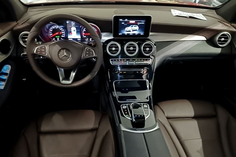 Used Mercedes-Benz GLC 2019 GLC 200 L 4MATIC Center Console