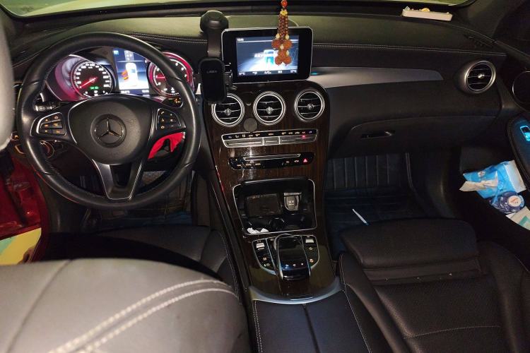 Used Mercedes-Benz GLC 2019 GLC 260 L 4MATIC Luxury Model Center Console