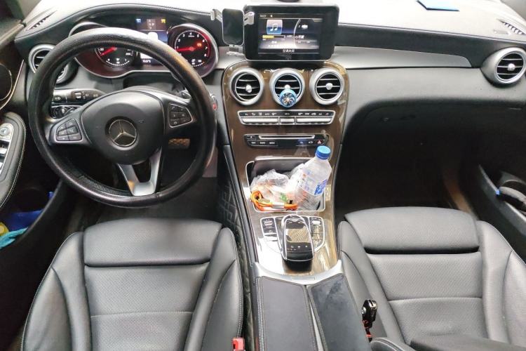 Used Mercedes-Benz GLC 2019 GLC 260 4MATIC Dynamic Edition Center Console