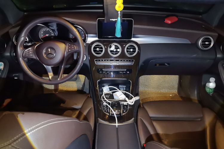 Used Mercedes-Benz GLC 2019 GLC 260 L 4MATIC Dynamic Model Center Console