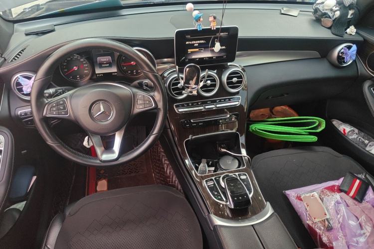 Used Mercedes-Benz GLC 2019 GLC 260 L 4MATIC Luxury Model Center Console