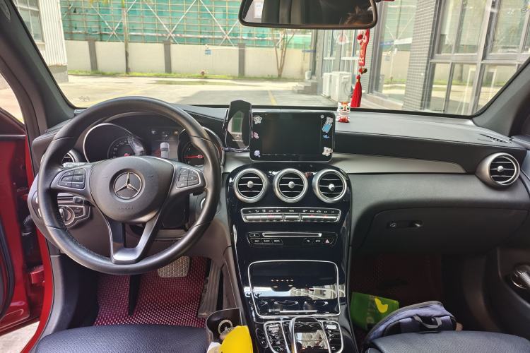 Used Mercedes-Benz GLC 2019 GLC 200 L 4MATIC Center Console